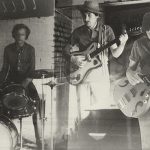 Flaming Bess Collage spielend 1